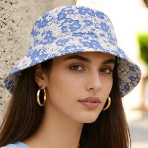 🆕Adult Reversible Floral Blue and Cream Bucket Hat